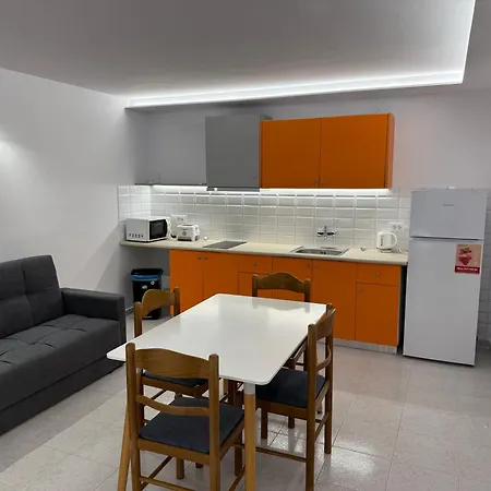 Dk House Apartman *